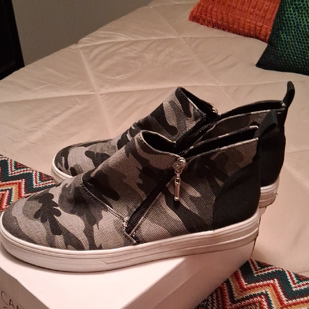 Camouflage Women's Sneakers